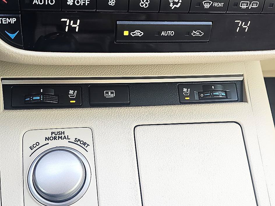 Used 2015 Starfire Pearl Lexus Hybrid image 24