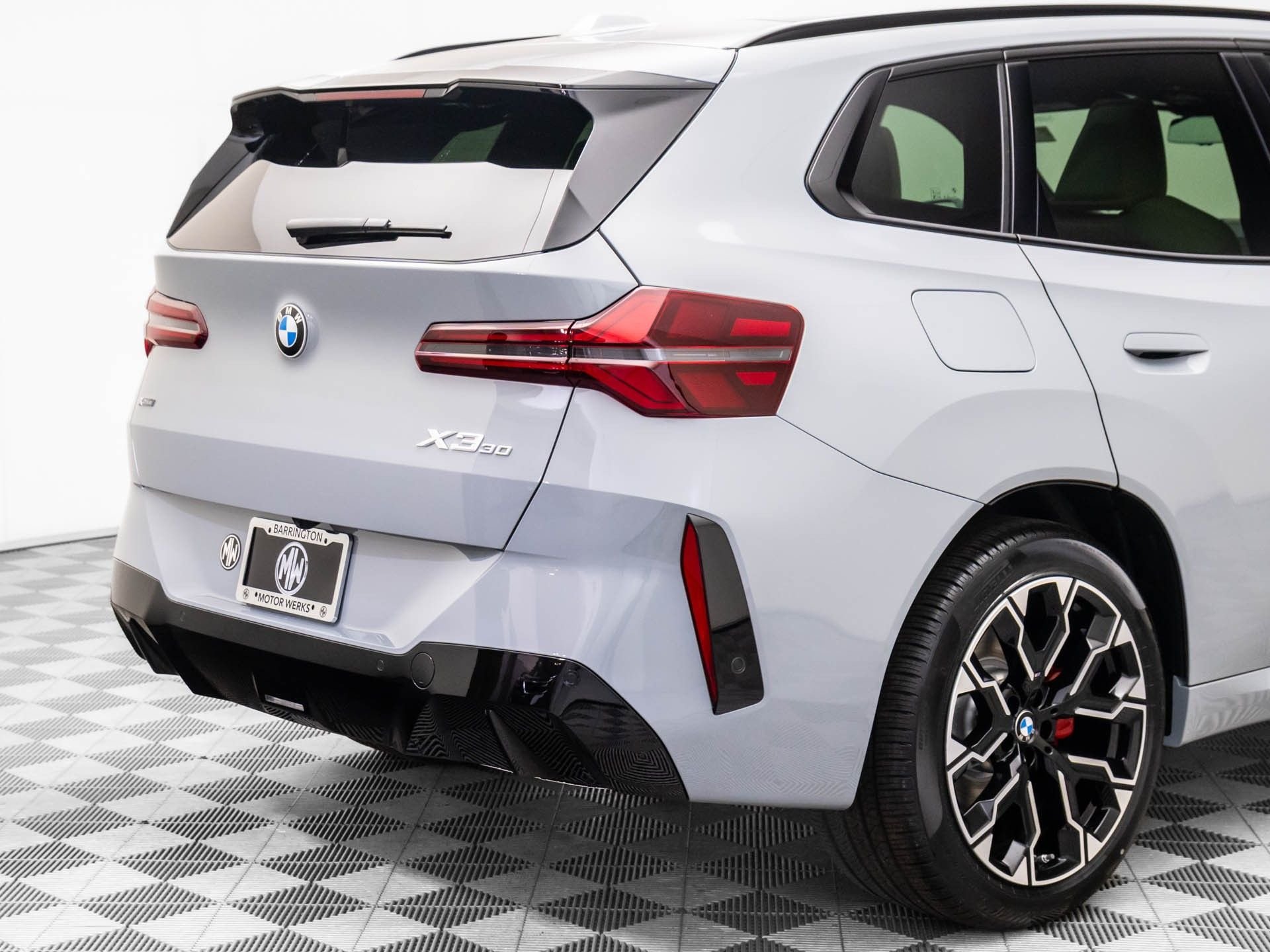 New 2026 Brooklyn Grey Metallic BMW 30 xDrive image 32