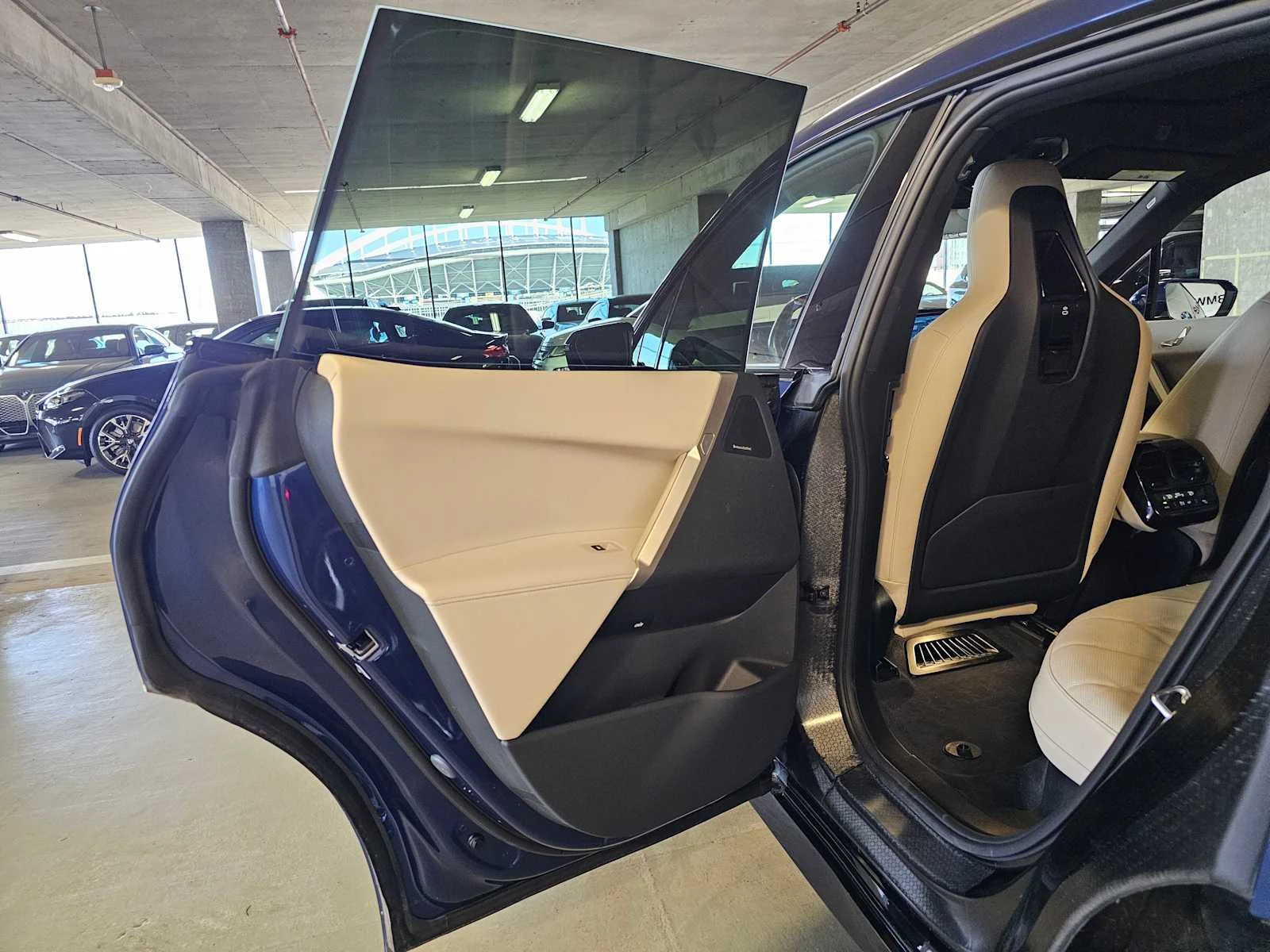 Certified Used 2024 Phytonic Blue Metallic BMW xDrive50 image 26