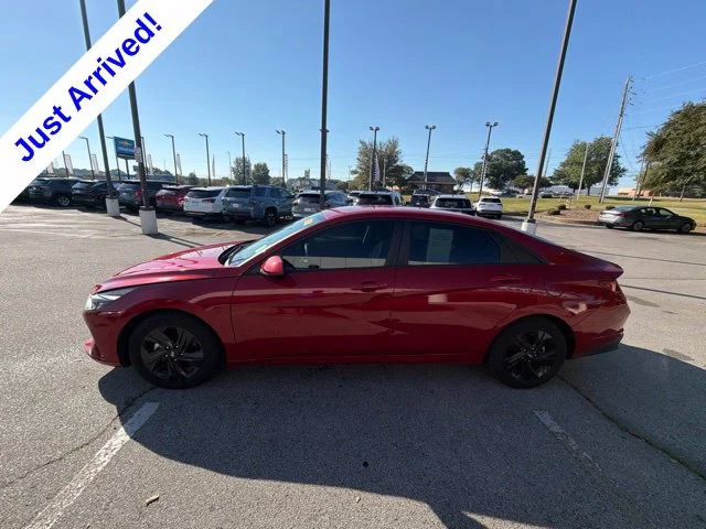 Used 2022 Red Hyundai Blue image 6