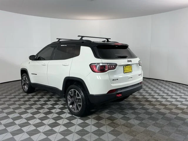 Used 2018 White Clearcoat Jeep Trailhawk image 7