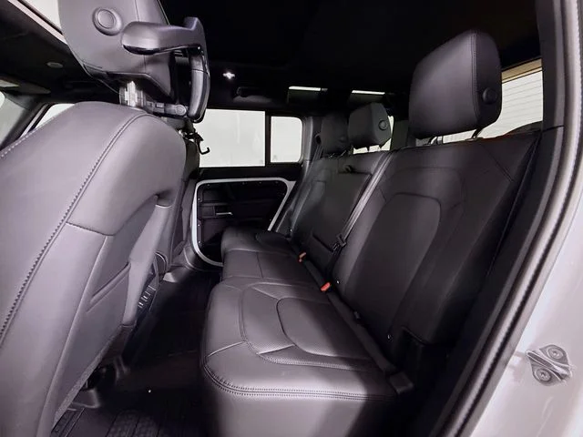 New 2026 Fuji White Land Rover S image 24