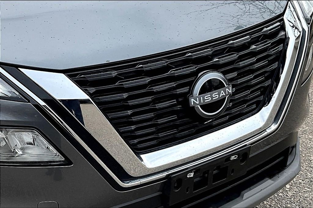 Used 2023 Gray Nissan SV image 30