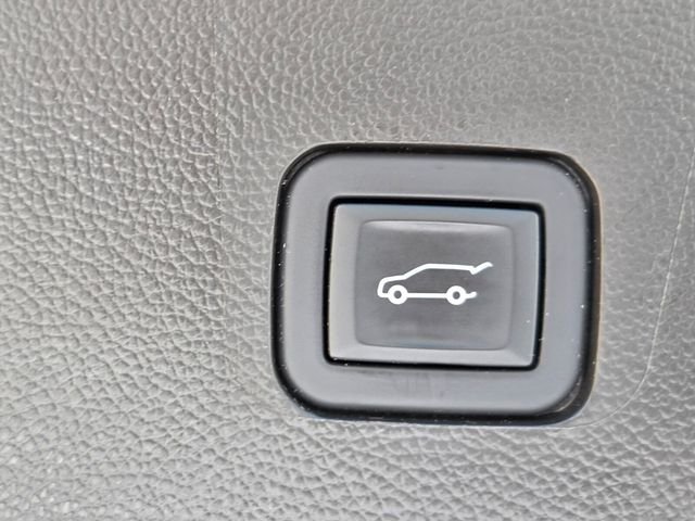 Used 2023 Black Chevrolet Premier image 34