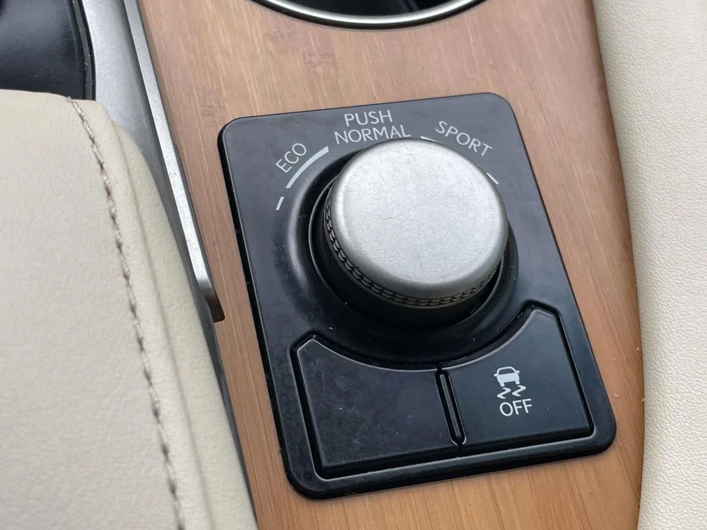 Used 2016 Matador Red Mica Lexus Base image 27