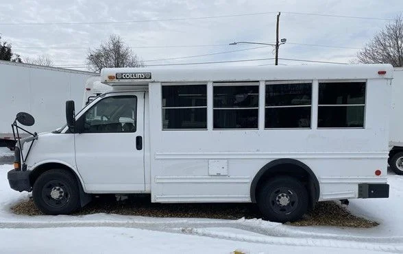 Used 2007 White Chevrolet Work Van image 1