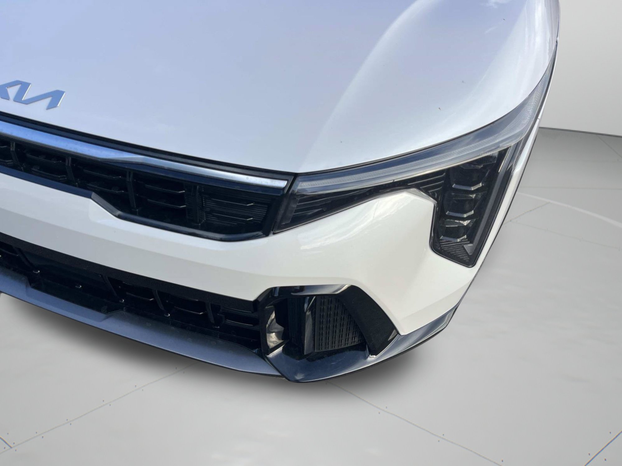 New 2026 Snow White Pearl Kia GT-Line image 31