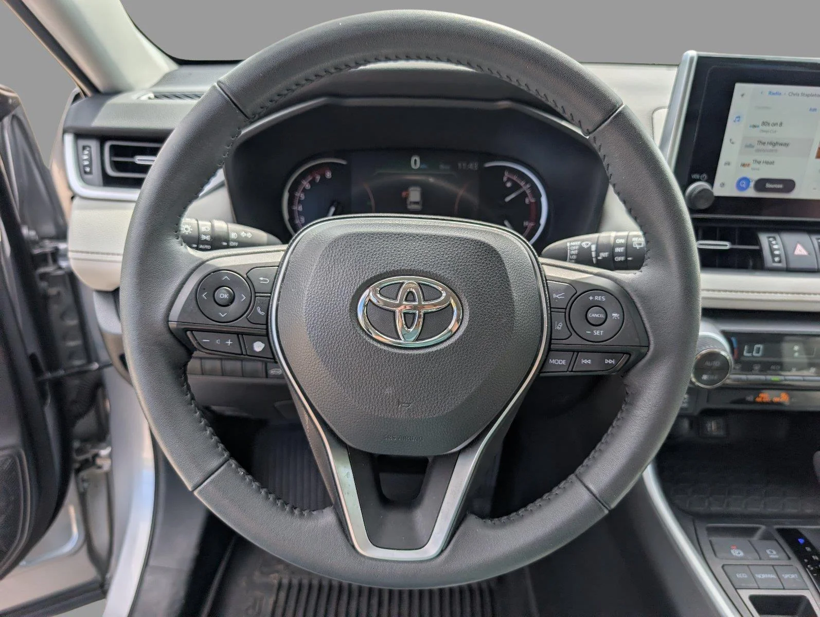 Used 2024 Silver Sky Metallic Toyota XLE Premium image 27