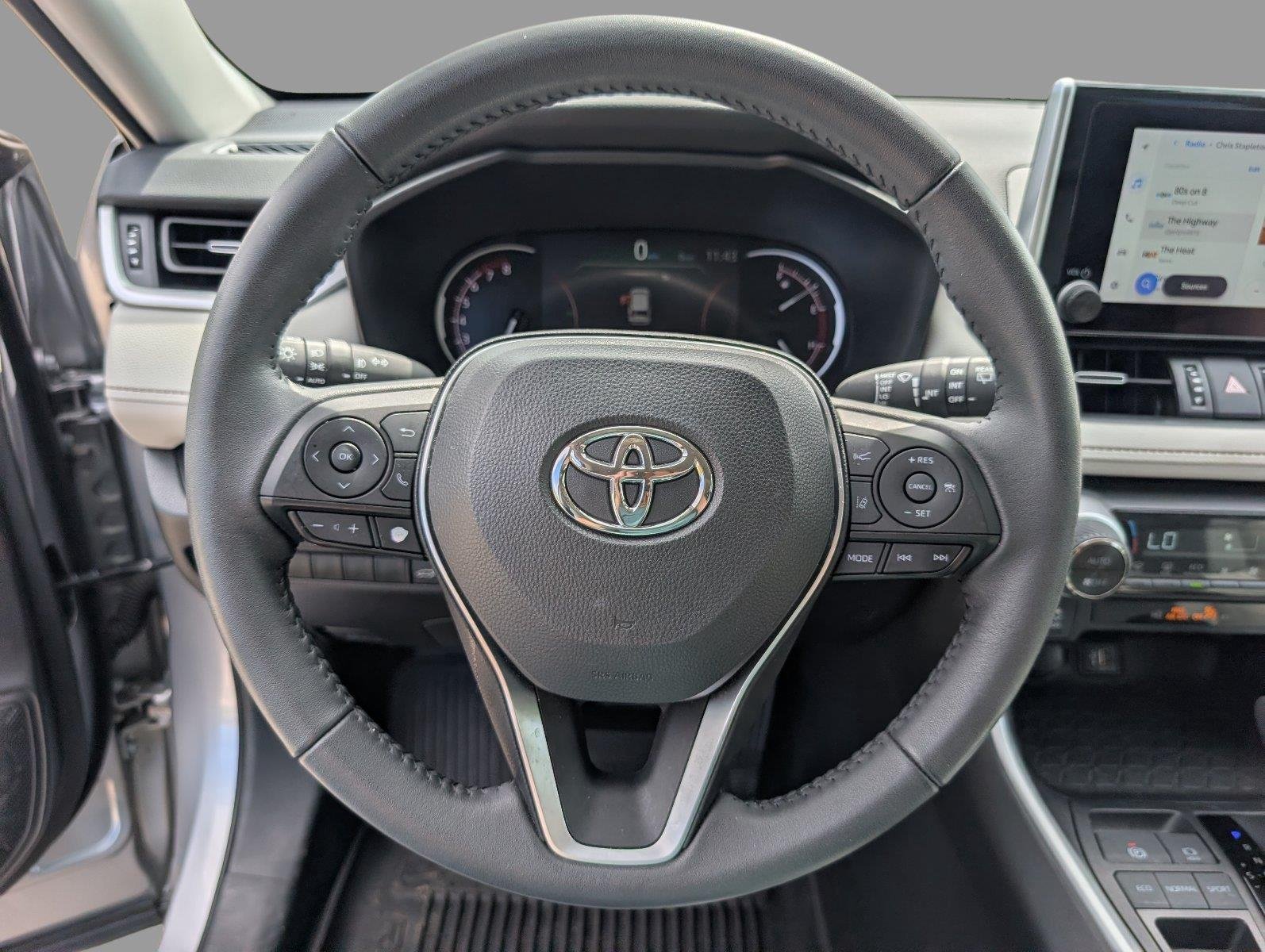 Used 2024 Silver Sky Metallic Toyota XLE Premium image 27