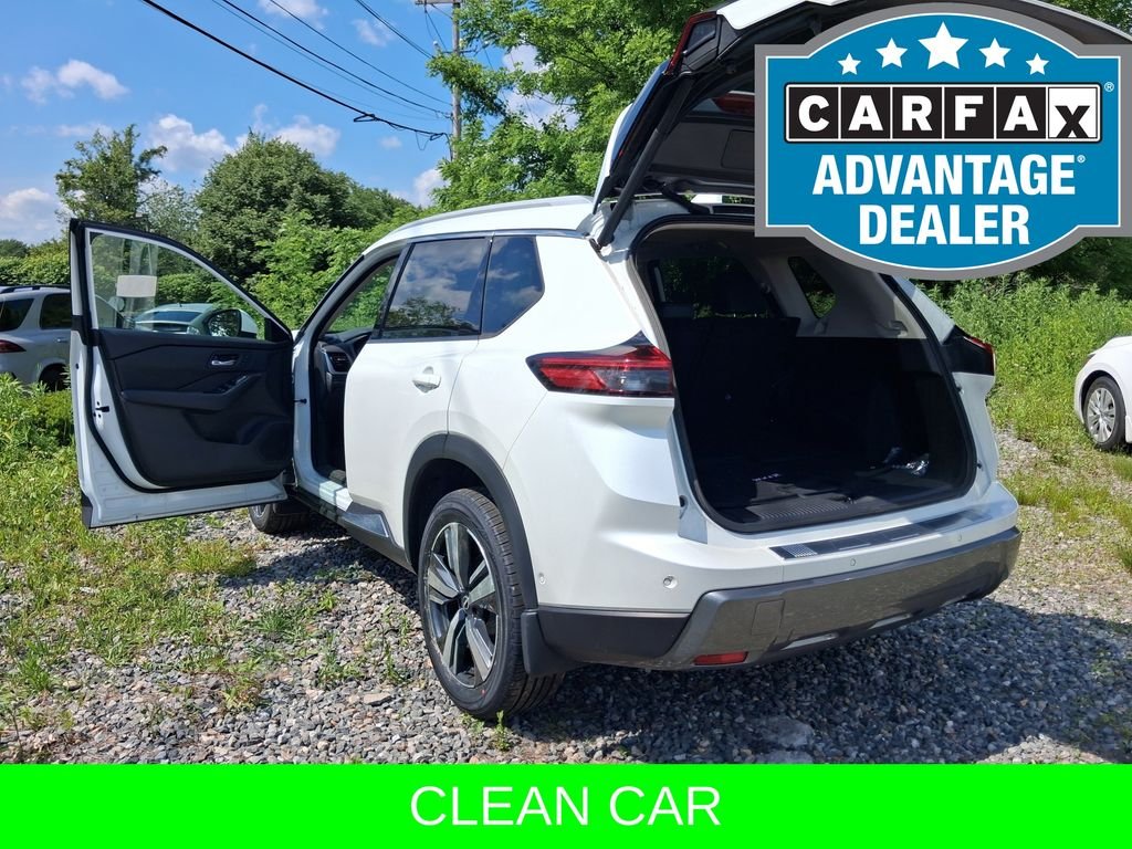 Used 2024 White Nissan SL image 7