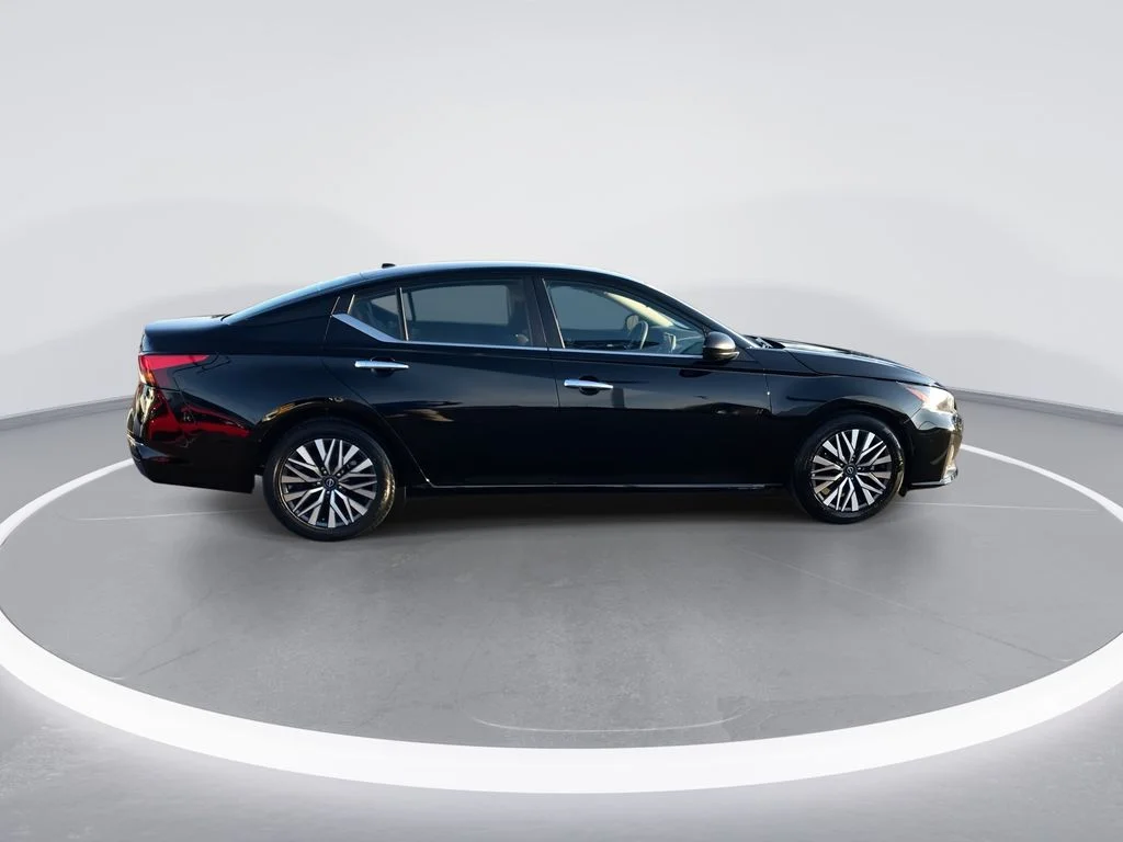 Used 2024 Black Nissan 2.5 SV image 9