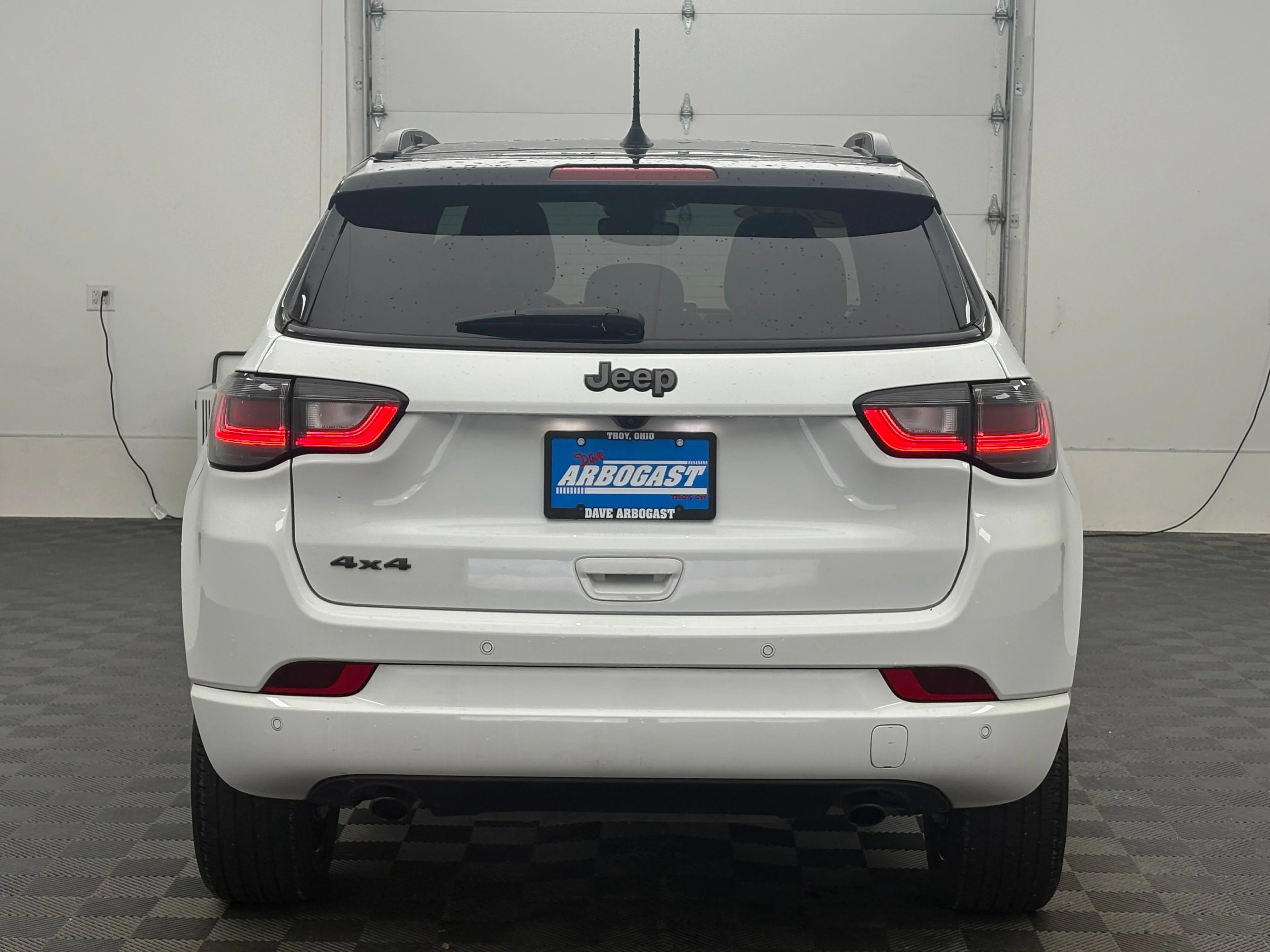 Used 2023 White Jeep High Altitude image 8
