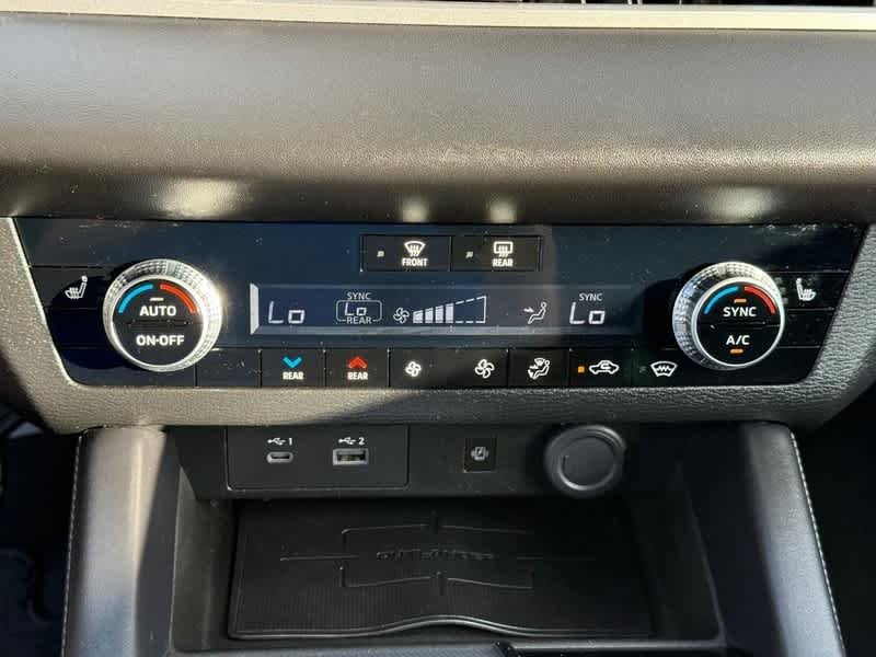 Used 2022 Cosmic Blue Metallic Mitsubishi SEL Special Edition image 20