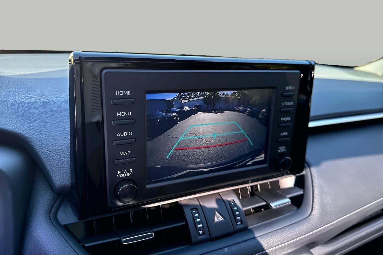 Used 2019 Midnight Black Metallic Toyota XLE Premium image 27