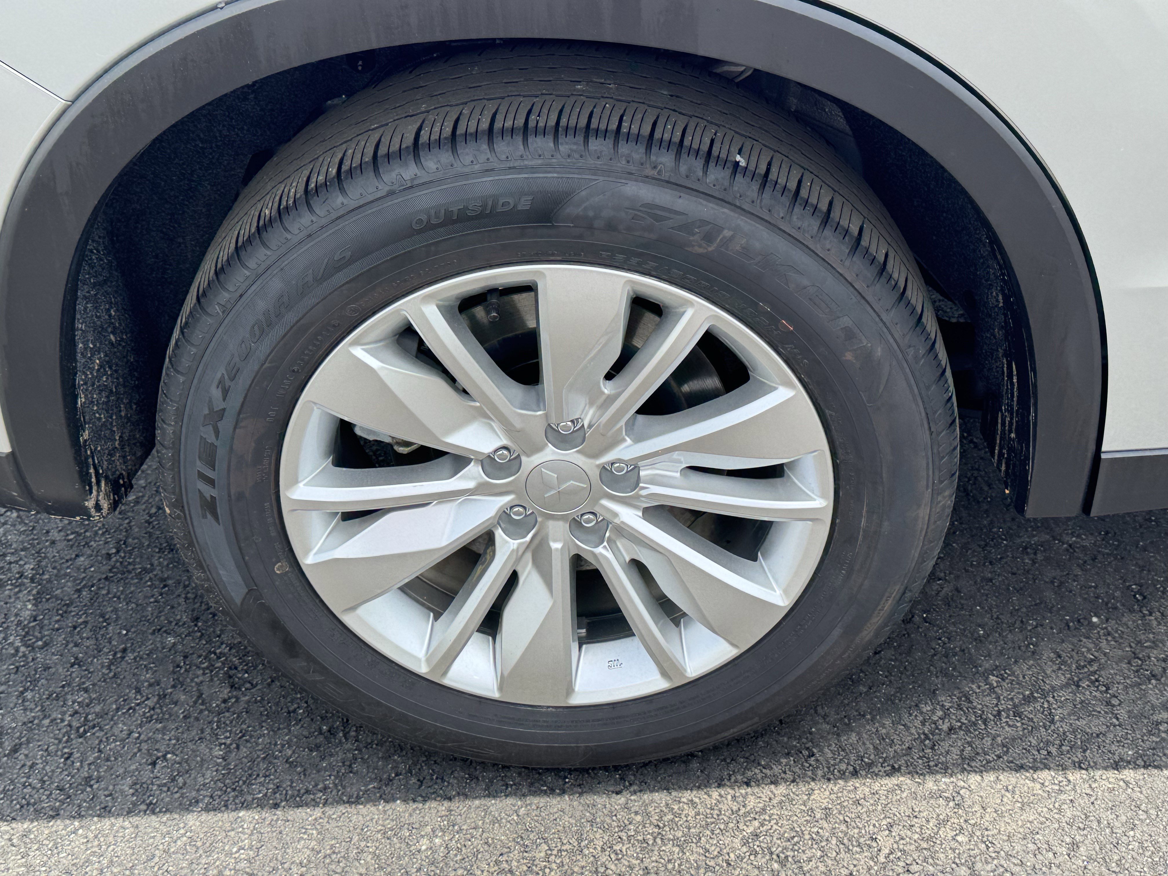 Used 2025  Mitsubishi ES image 17
