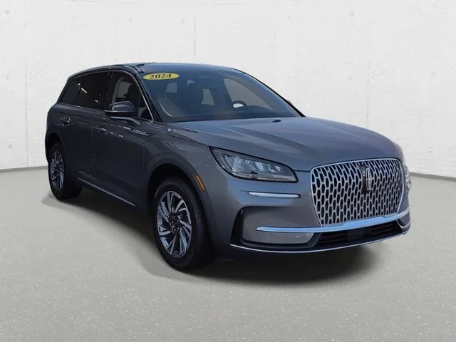 Used 2024 Gray Metallic Lincoln Premiere image 3