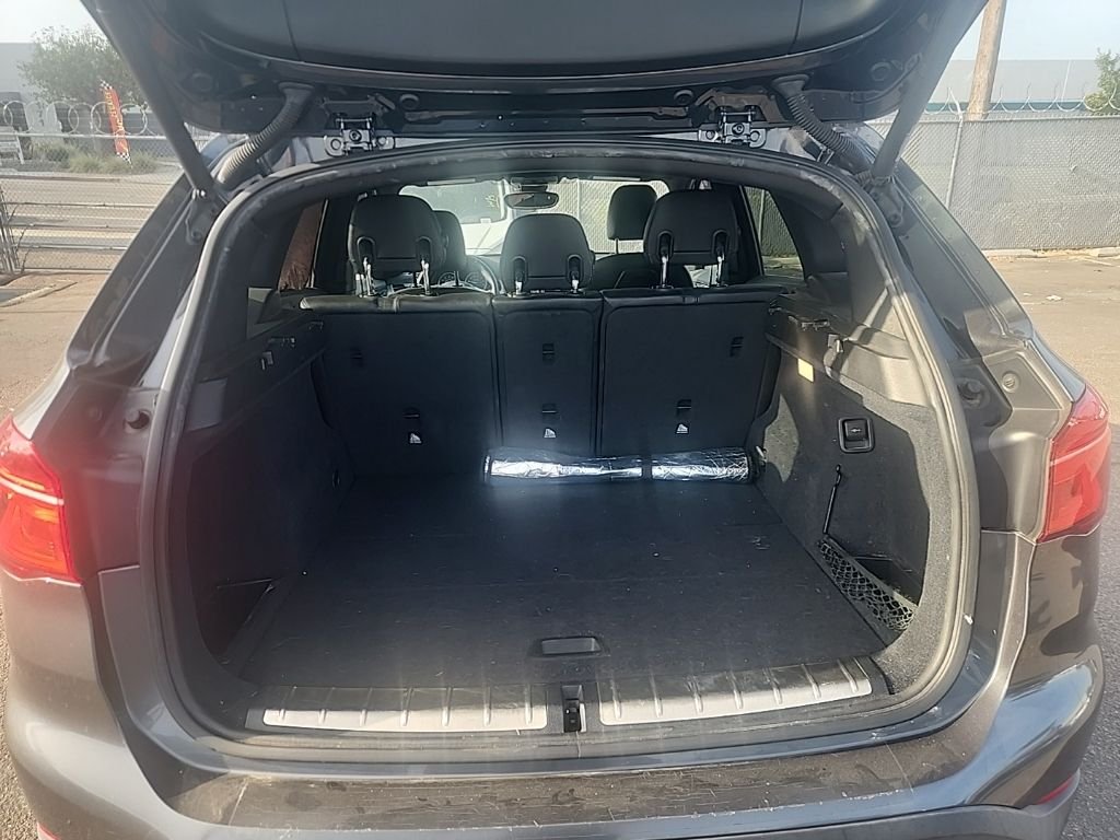 Used 2018 Mineral Gray Metallic BMW sDrive28i image 18