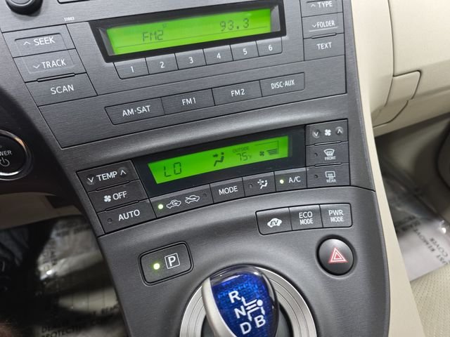 Used 2010 White Toyota II image 22
