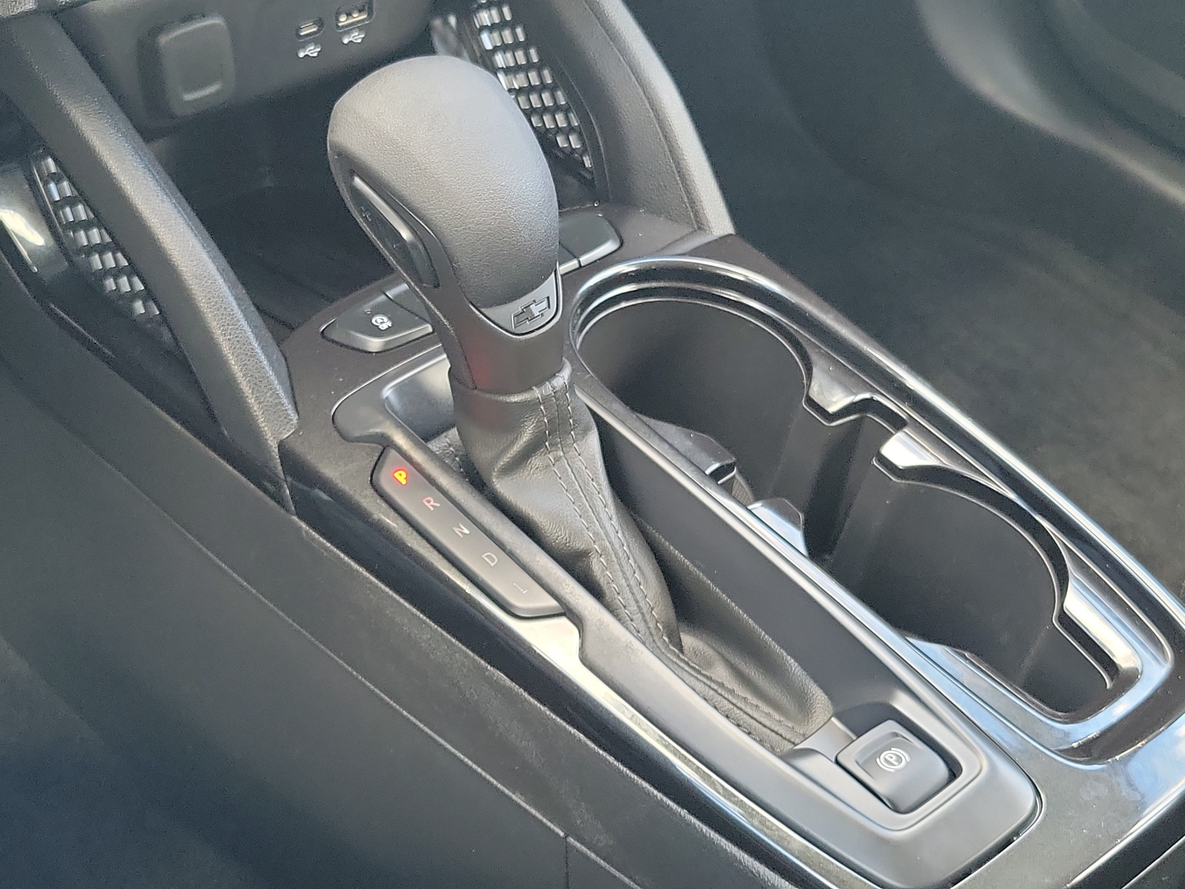 Used 2024 Summit White Chevrolet LS image 27