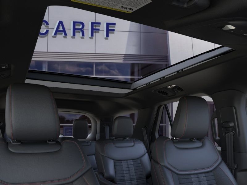 New 2026 Star White Metallic Tri-Coat Ford ST-Line image 28