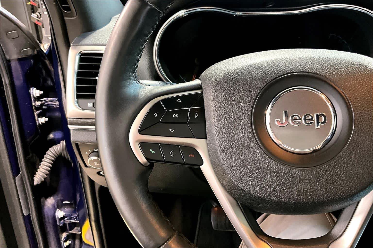 Used 2018 True Blue Pearlcoat Jeep Limited image 23