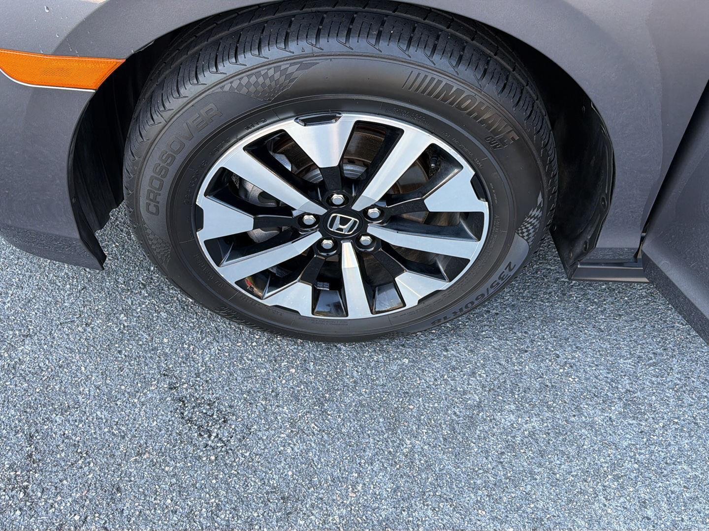 Used 2025  Honda EX-L image 35