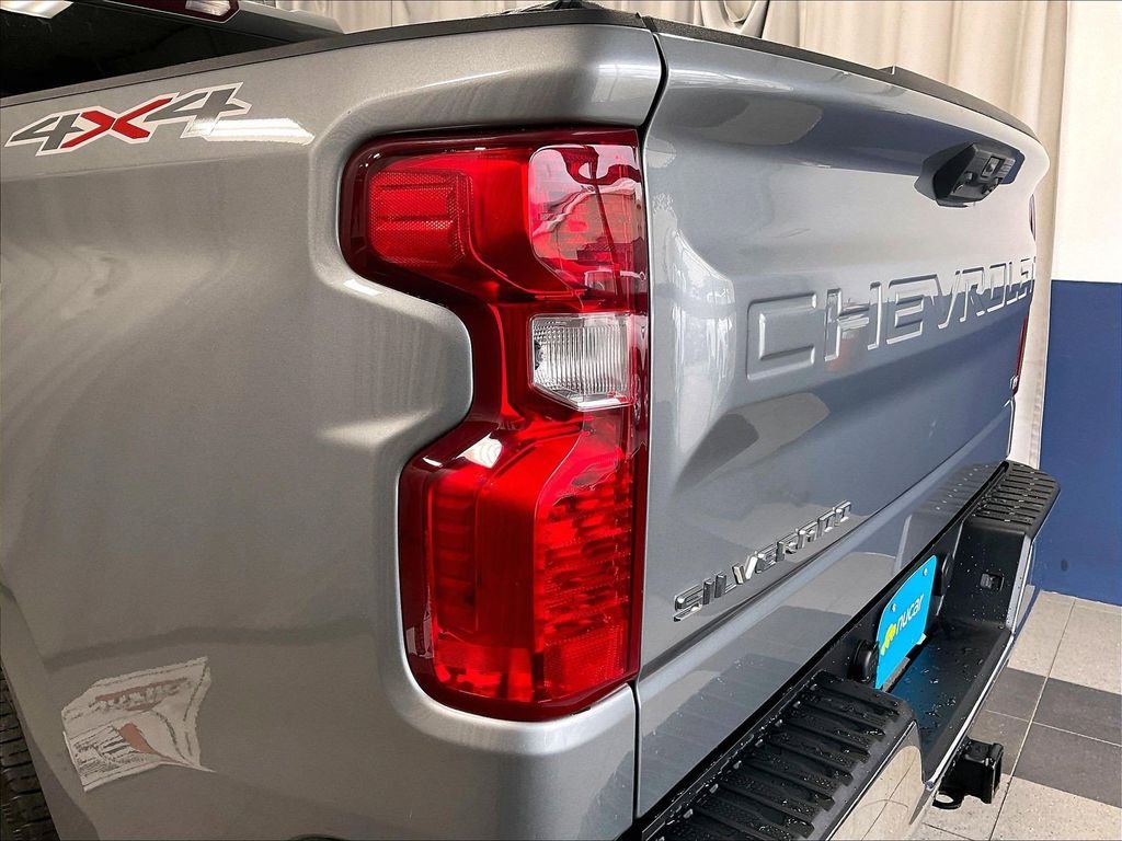 Used 2023 Gray Chevrolet LT image 34