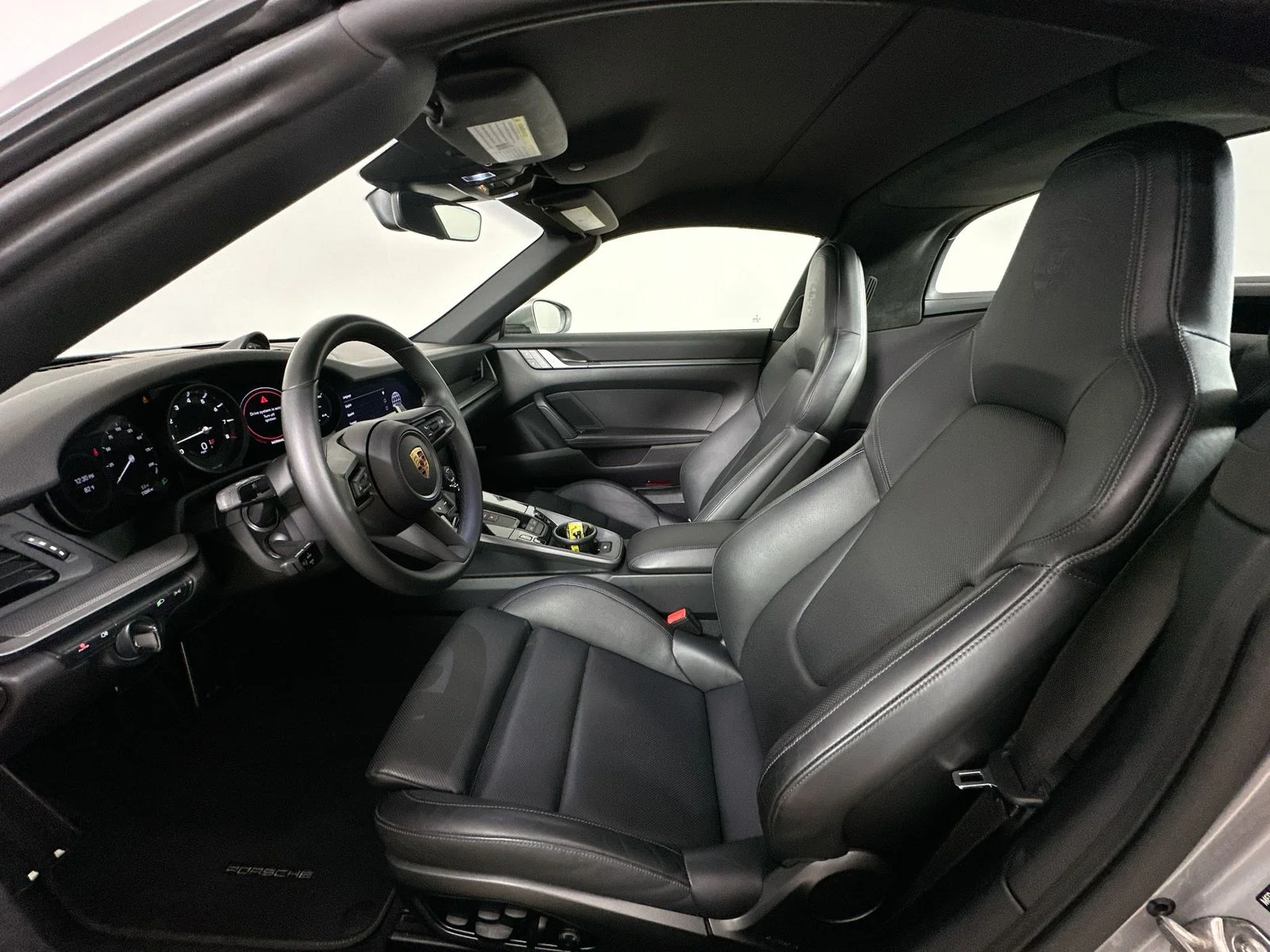 Used 2022  Porsche  image 33
