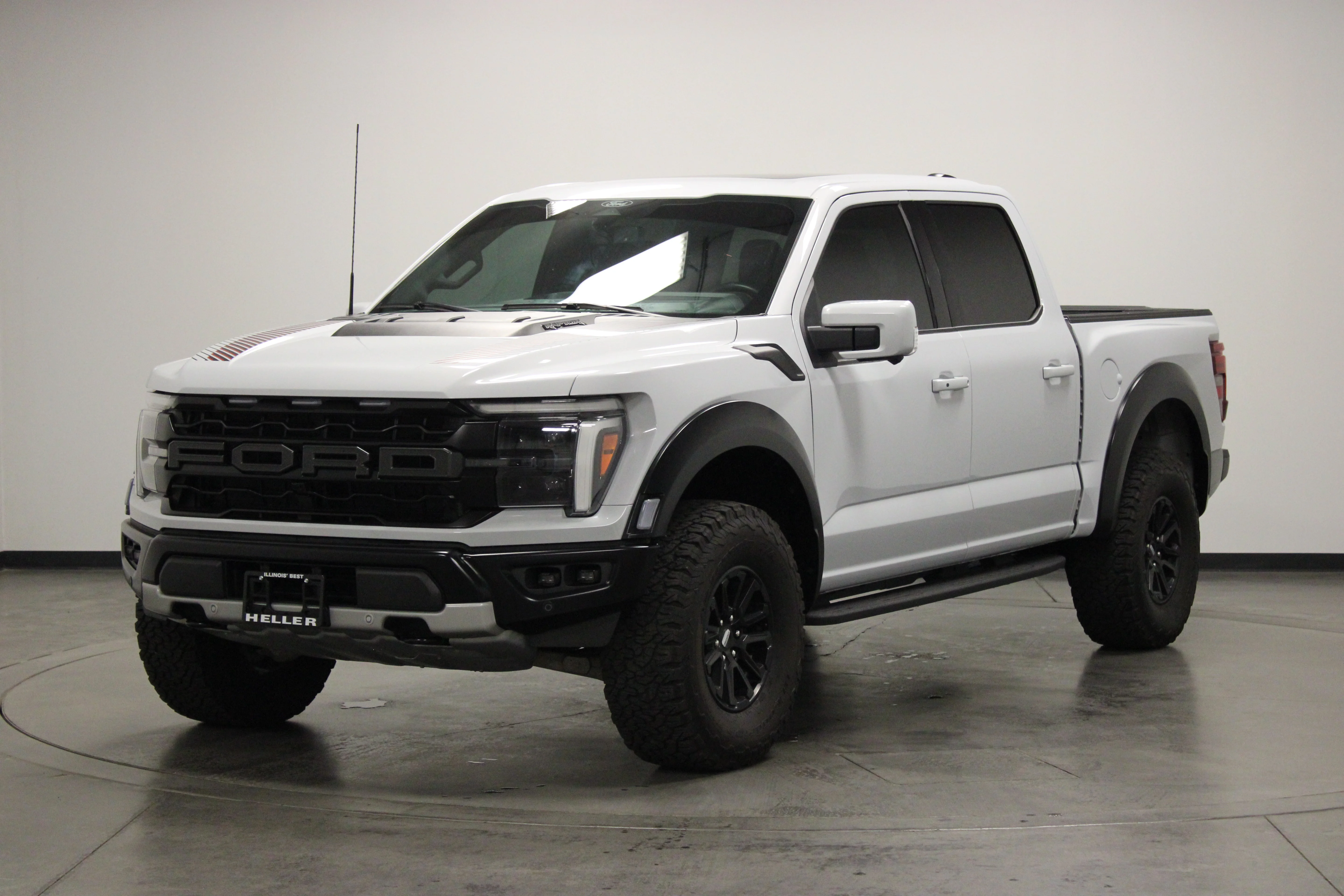 Used 2025 Space White Metallic Ford Raptor image 4