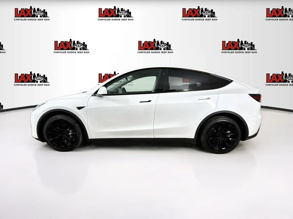 Used 2021 White Tesla Long Range image 4