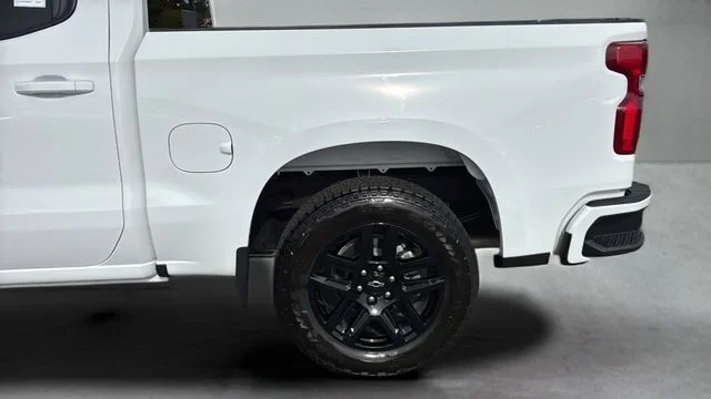 Used 2025 White Chevrolet RST image 35
