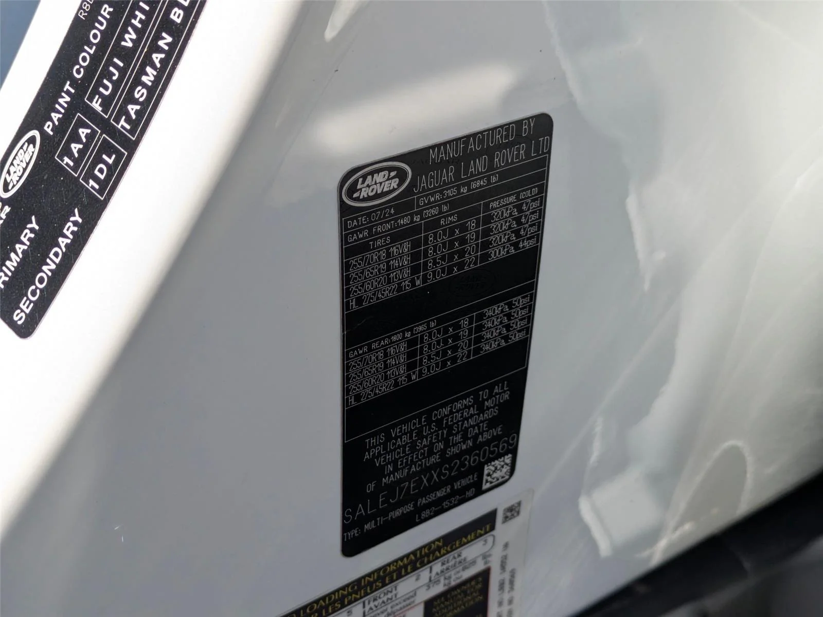 Used 2025 Fuji White Land Rover S image 37