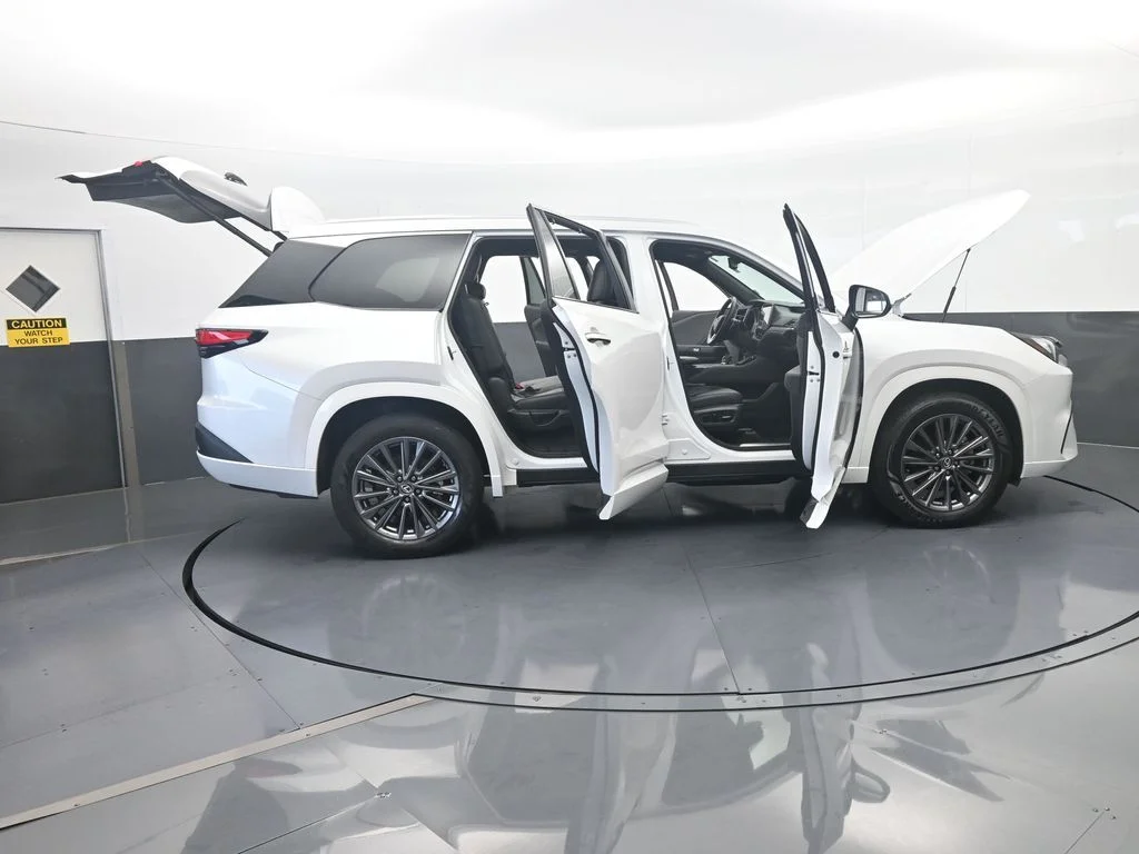 Used 2024 White Lexus 350 Premium image 71