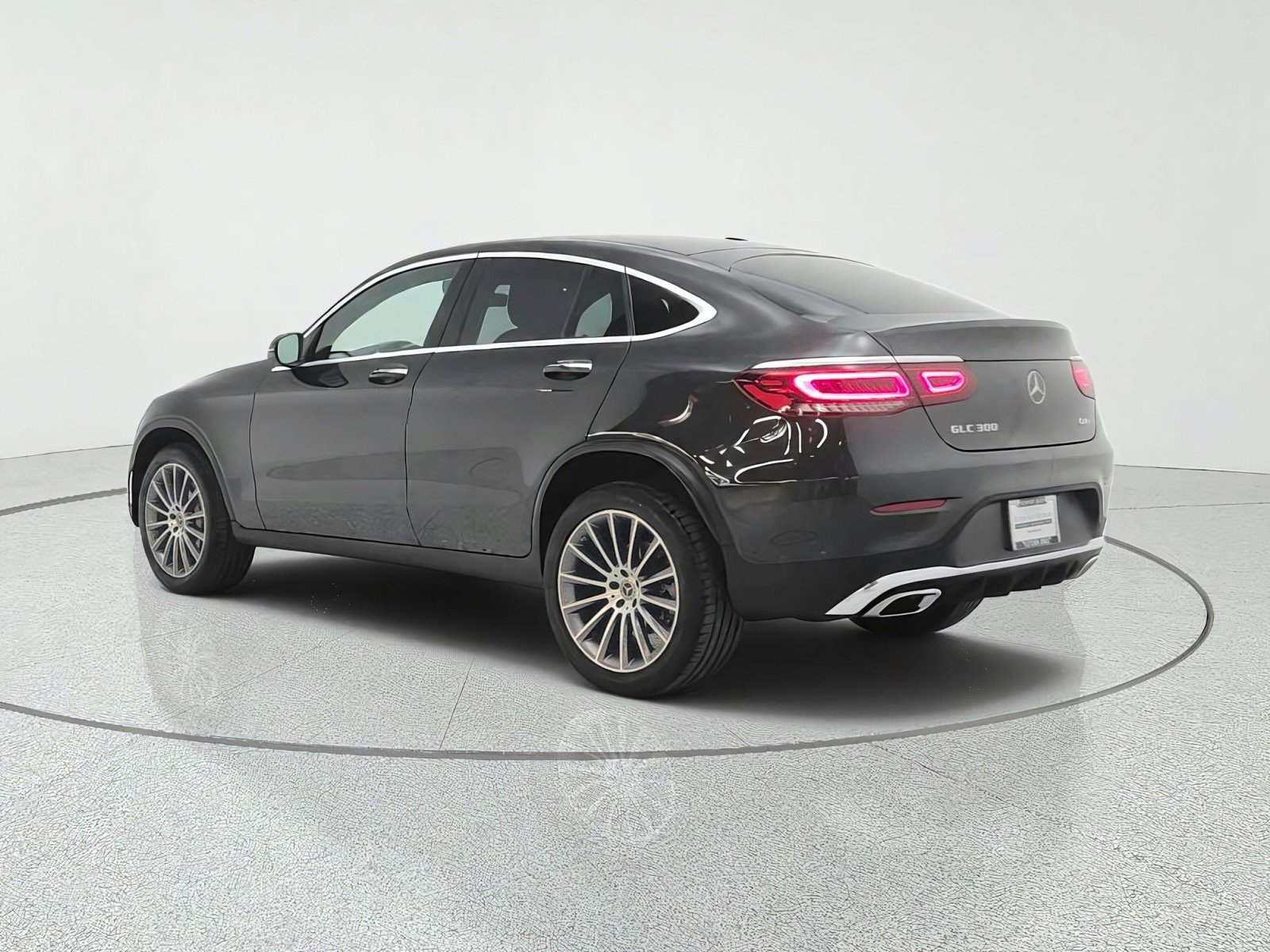 Used 2020 Graphite Grey Metallic Mercedes-Benz GLC 300 4MATIC® Coupe image 7