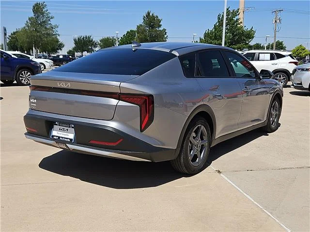 Used 2025 Gray KIA LXS (IVT) image 3