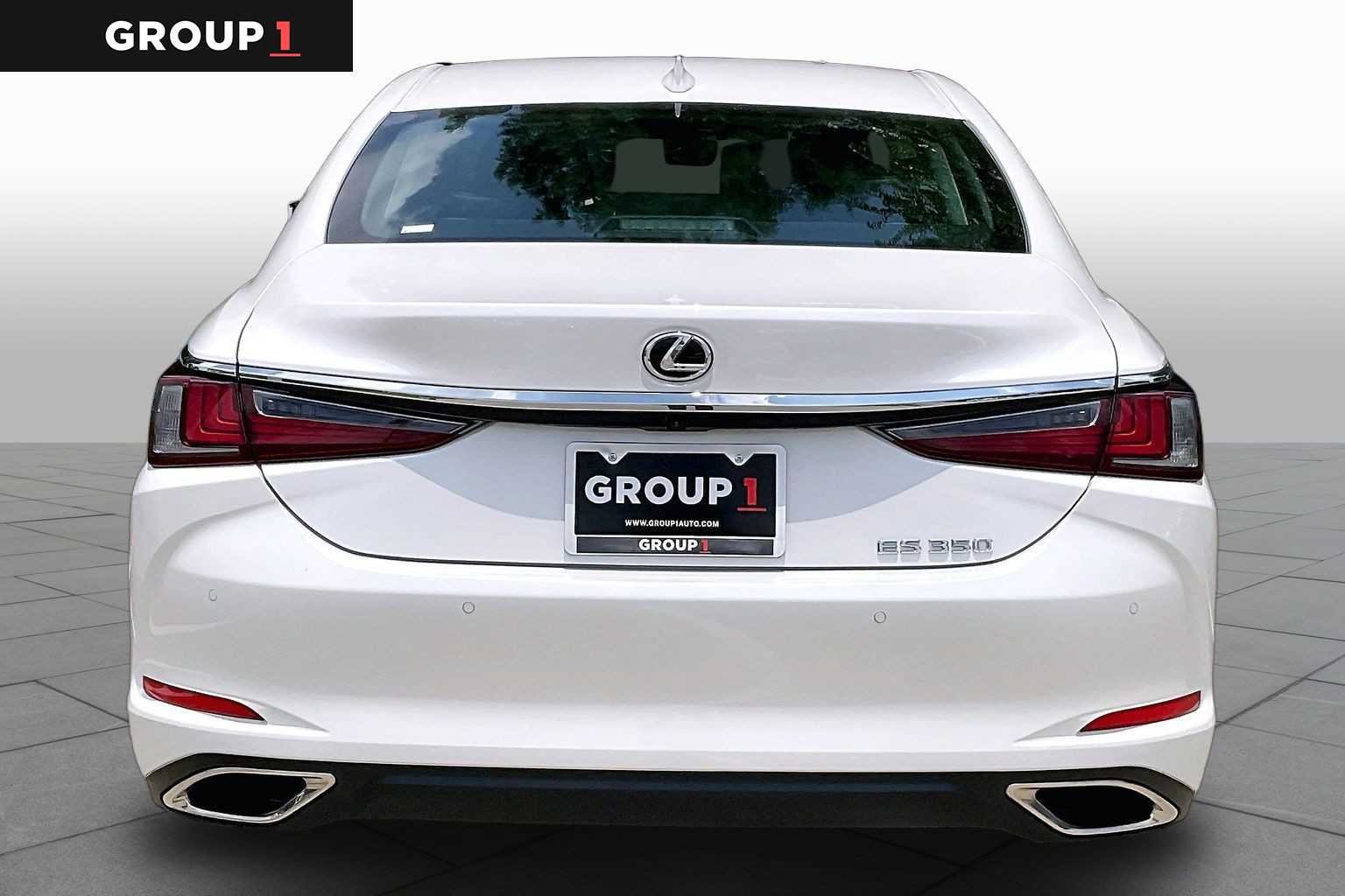 Used 2025 Eminent White Pearl Lexus  image 5