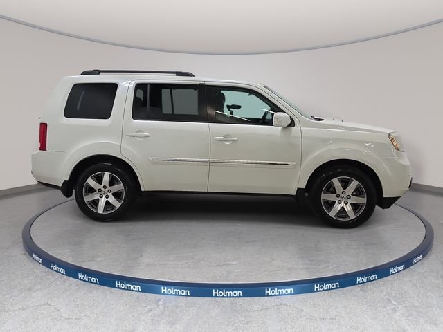 Used 2015 Diamond White Pearl Honda Touring image 5