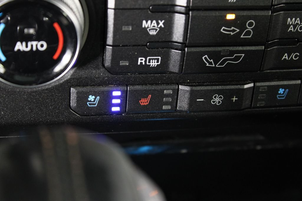 Used 2018 White Ford Platinum image 25