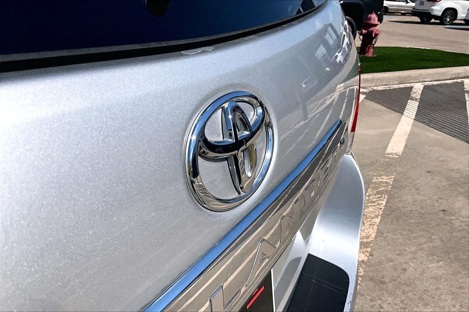 Used 2013 Classic Silver Metallic Toyota Limited image 29