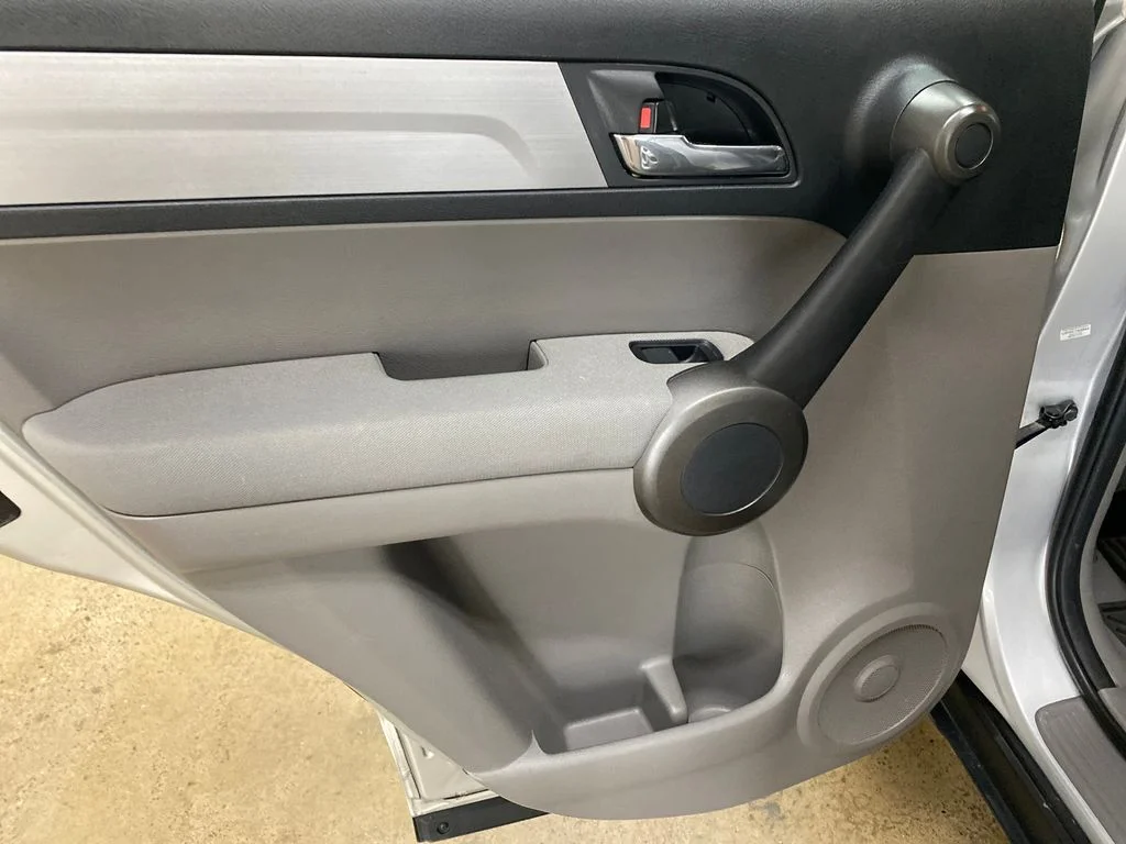Used 2011 White Honda LX image 13