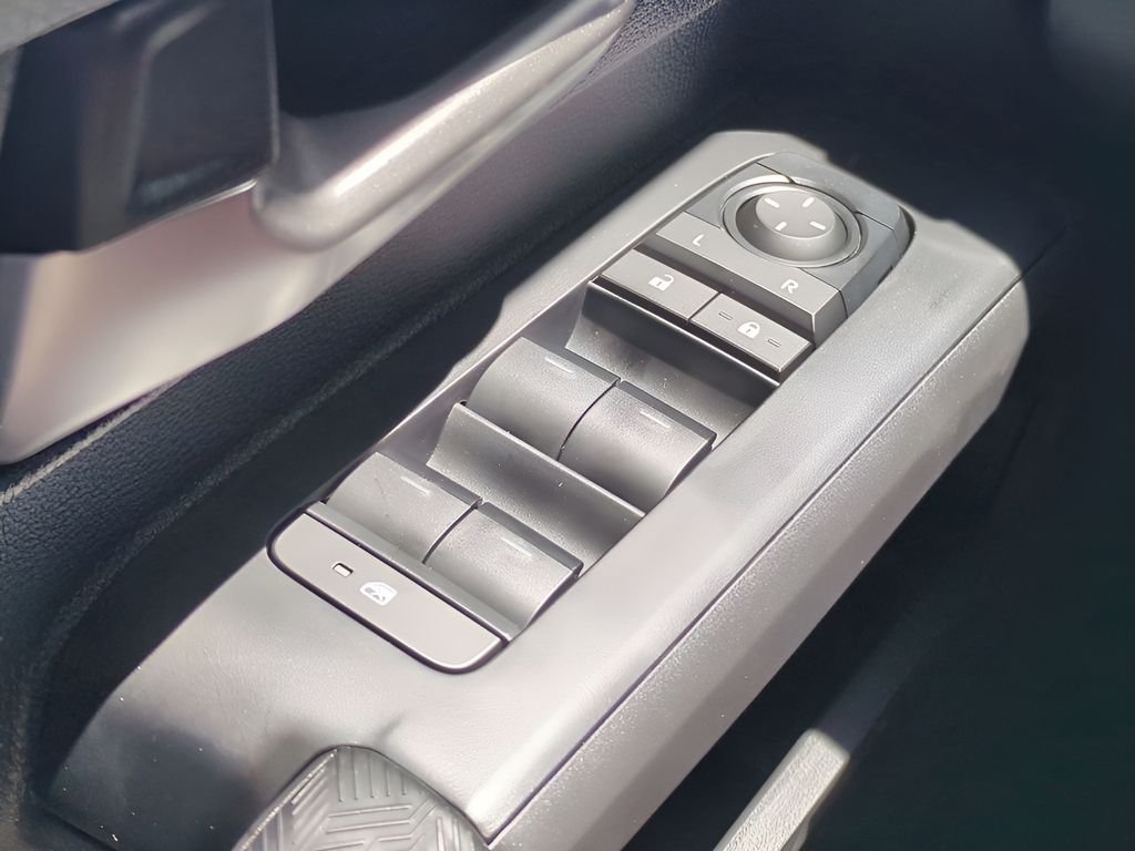 2025 Toyota Tacoma TRD Sport - Photo 23