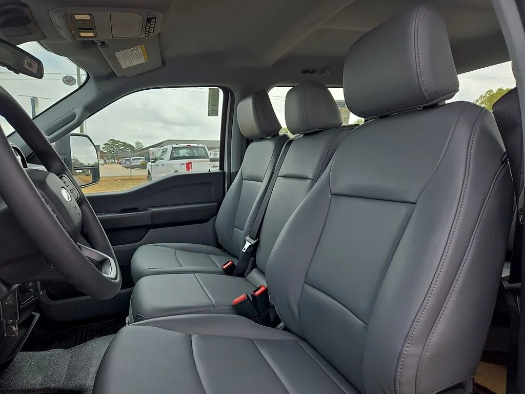 New 2026 Oxford White Ford F-350® XL image 15