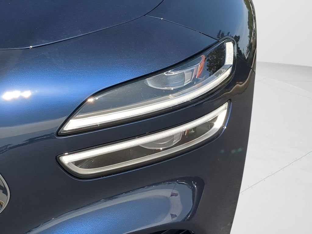 2026 GENESIS G70 Standard - Photo 10