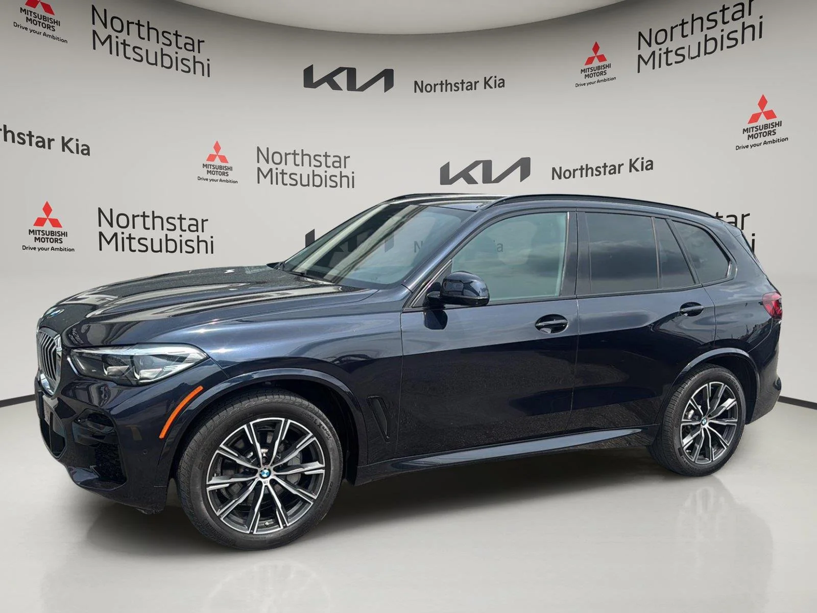 Used 2023 Carbon Black Metallic BMW xDrive40i image 2