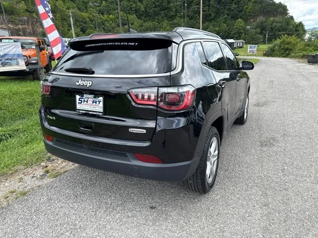 Used 2023 Black Jeep Latitude image 3