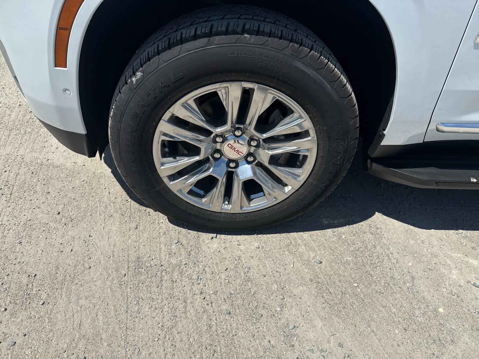 2026 GMC Yukon Denali - Photo 9