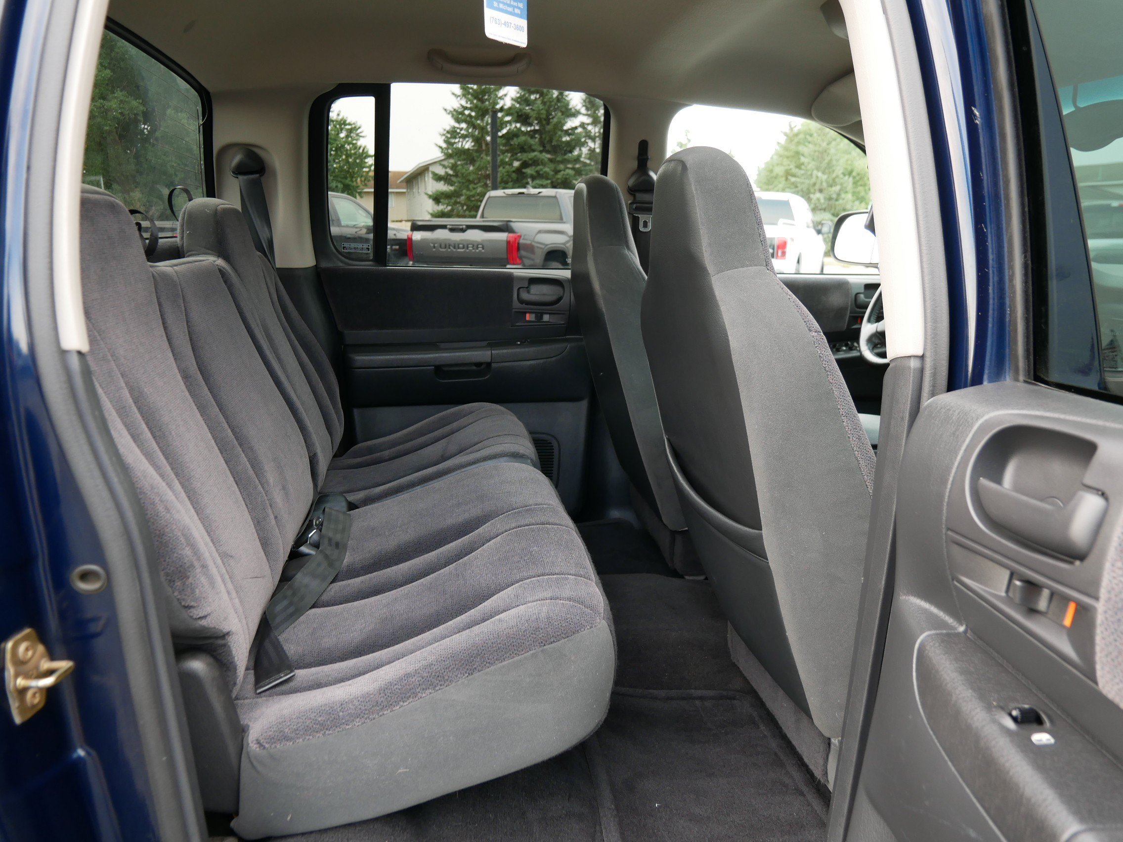 Used 2001 Blue Dodge SLT image 13