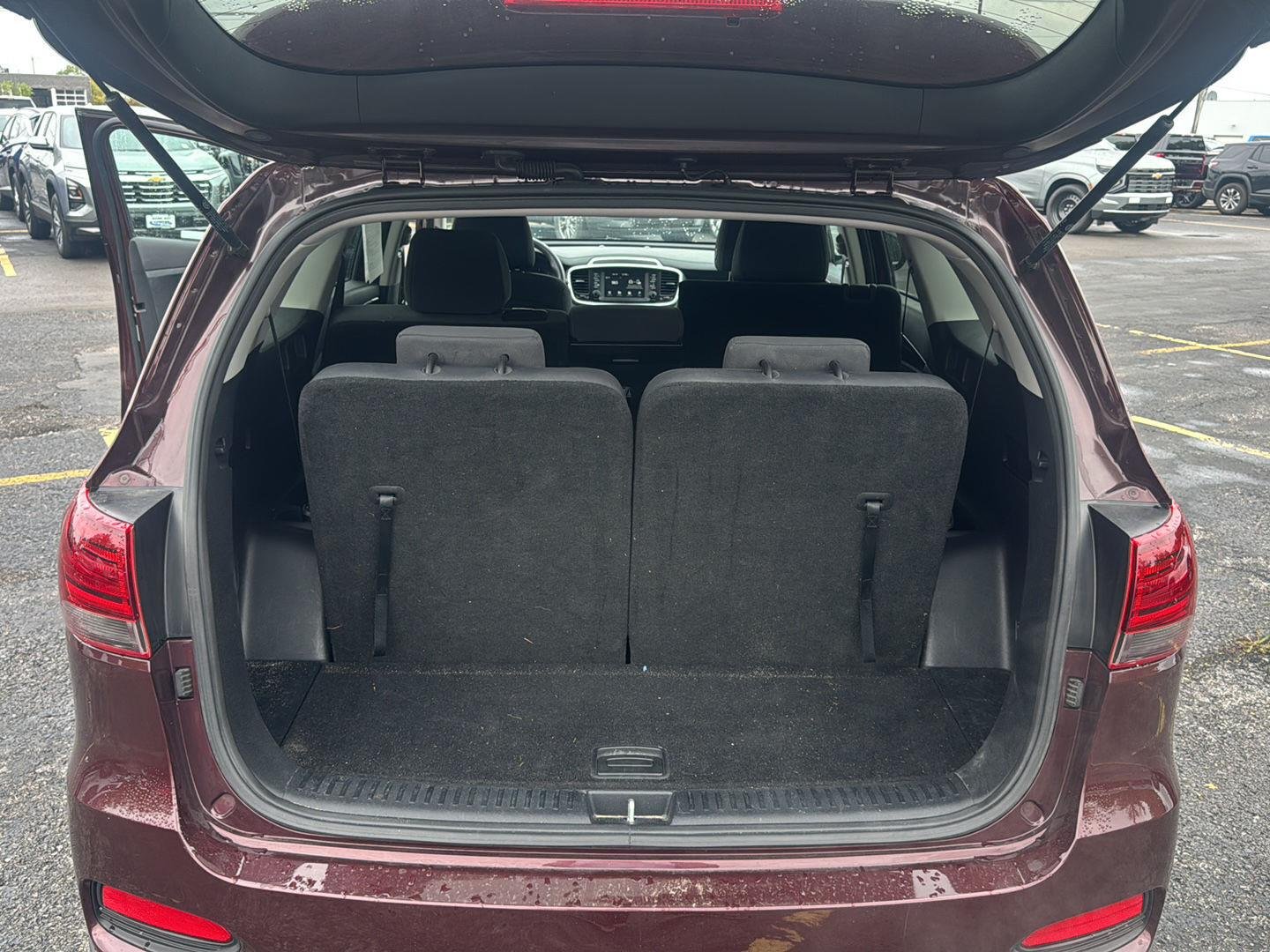 Used 2019 Sangria Kia LX image 22