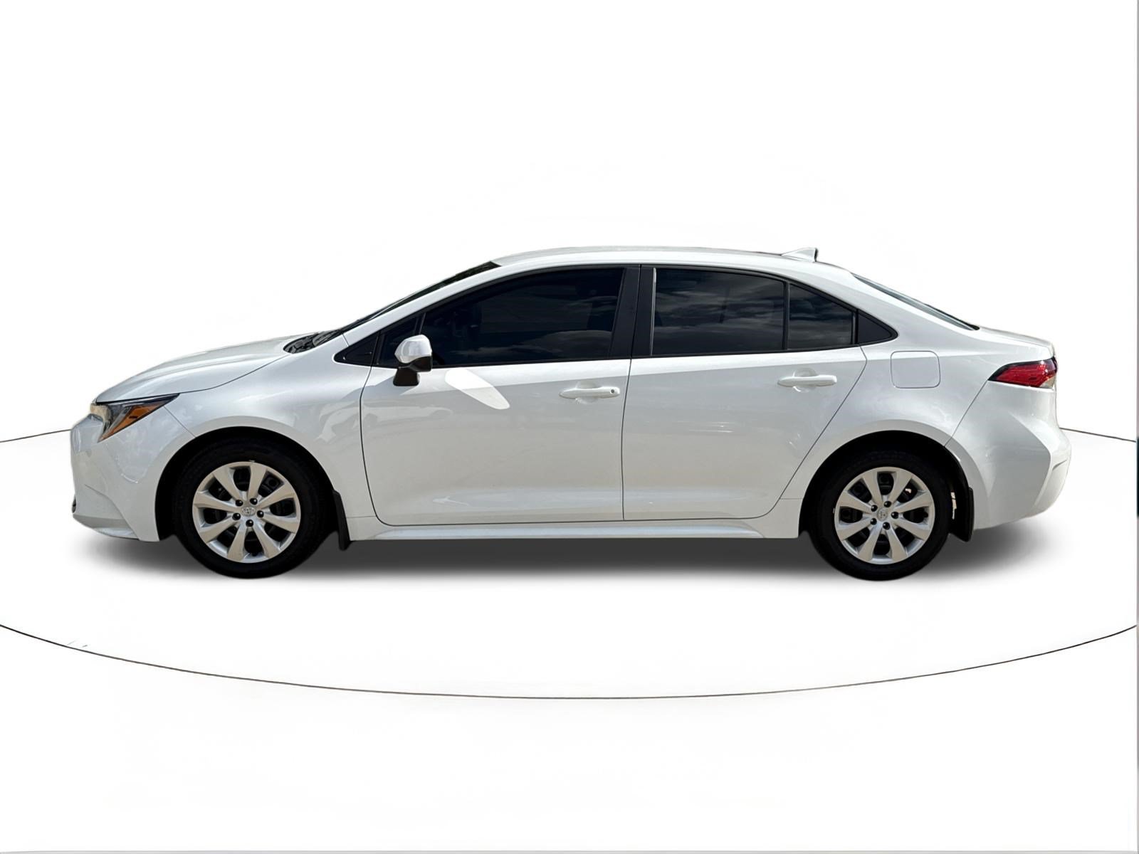 Used 2025 Ice Cap Toyota LE image 6