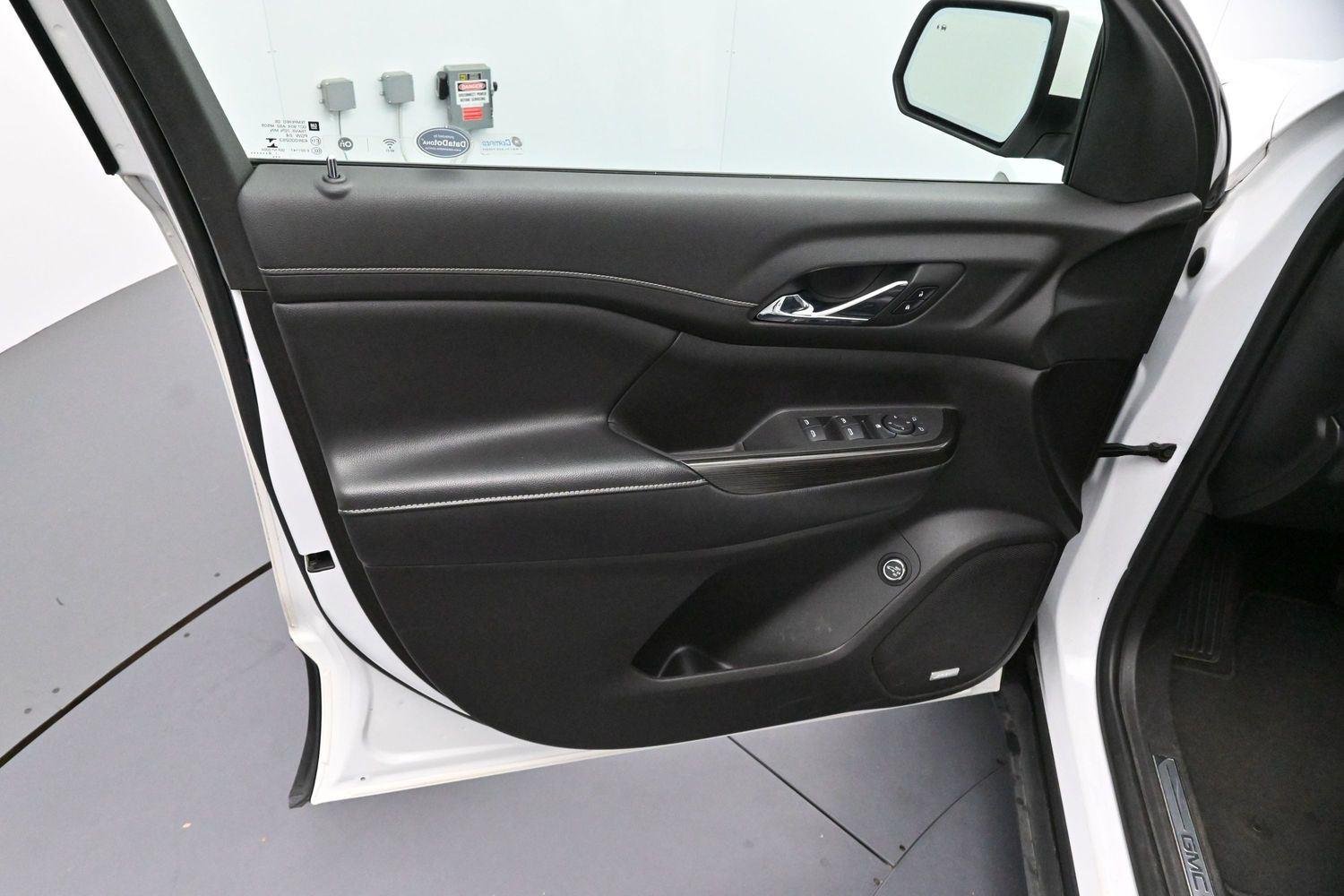 Used 2019 Summit White GMC SLT image 9